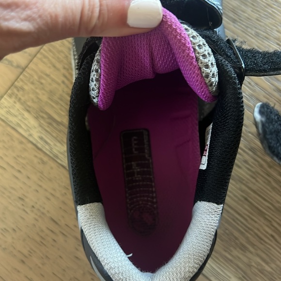 Bontrager women’s cycling shoes. Only ever worn indoors. Size 6 1/2. - Picture 5 of 5